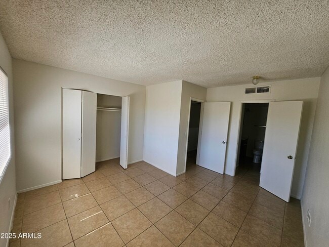 Building Photo - 2801 E Monte Cristo Ave