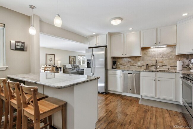 Building Photo - 3850 W Radcliff Ave