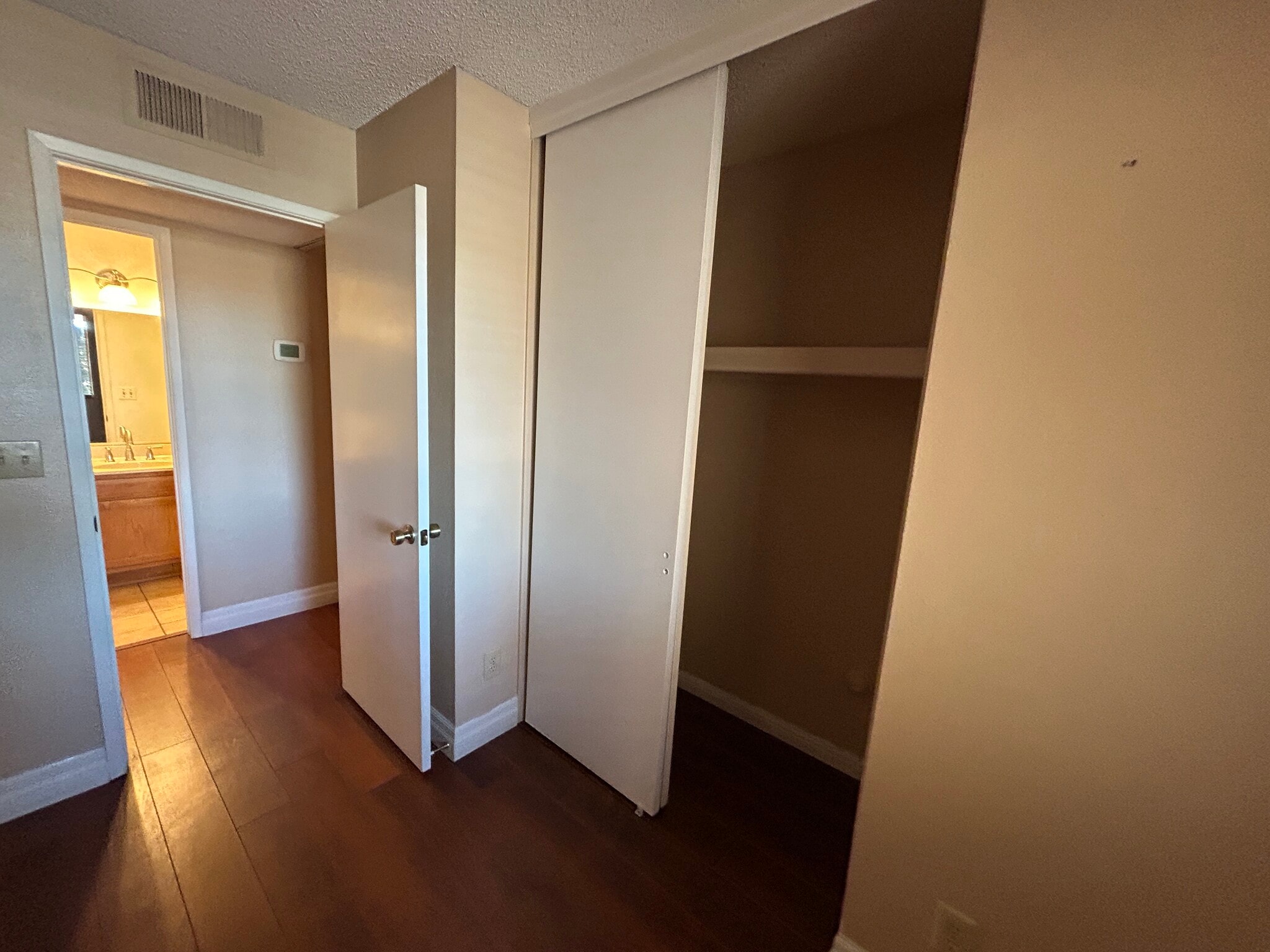 Building Photo - 12138 S Tomi Dr