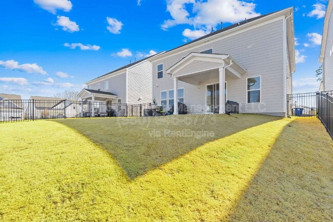 Building Photo - 104 Winterberry St