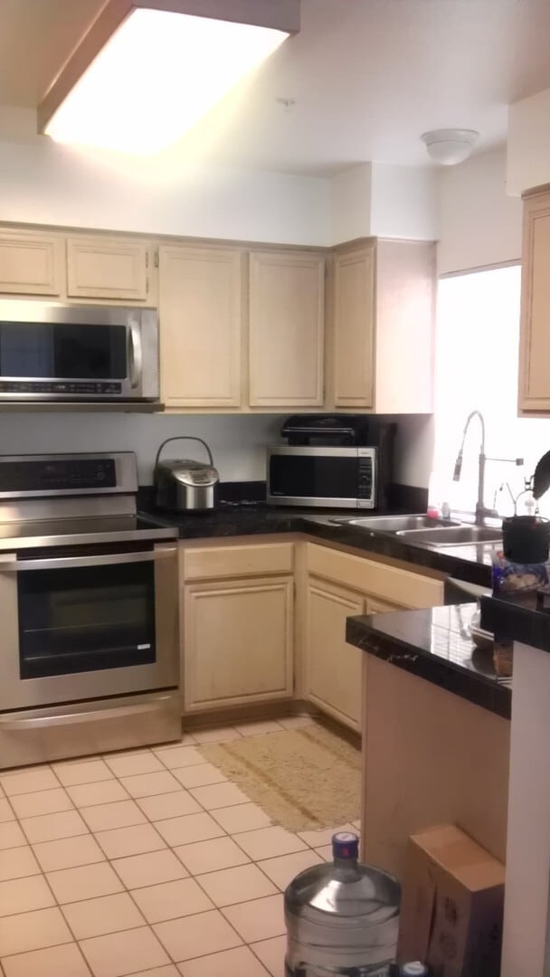 Building Photo - Spacious Rancho Bernardo Condo - Dual Primary Suites - Central A/C, In-Unit Washer/Dryer, Patio &...