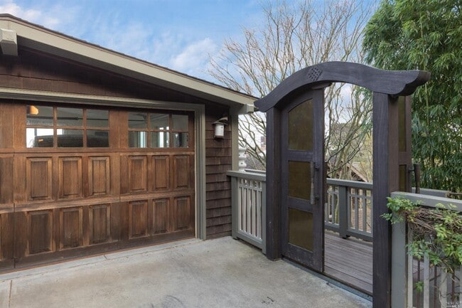 Building Photo - 7 Miller Ave