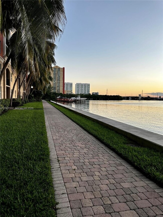 Building Photo - 17100 N Bay Rd