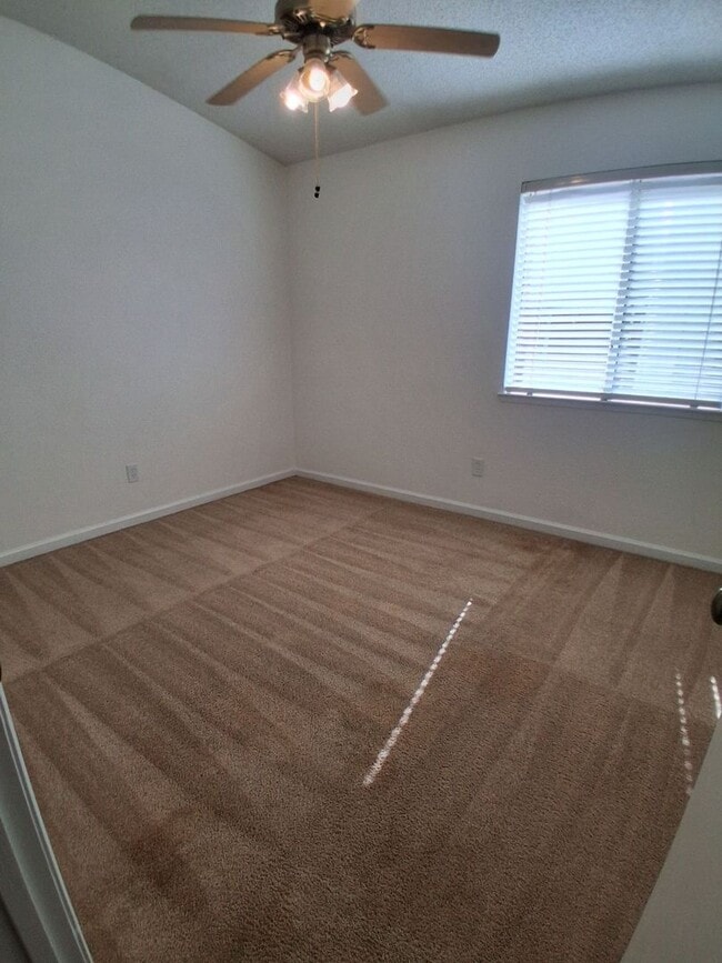 Building Photo - Beautiful Single-Story Home in Pheasant Run – Move-In Ready!