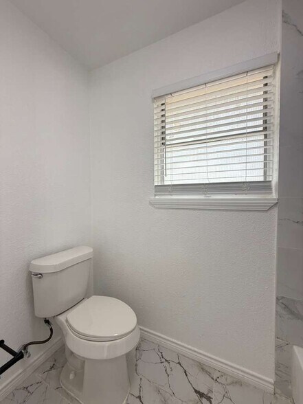 Building Photo - 206 Covina Ave