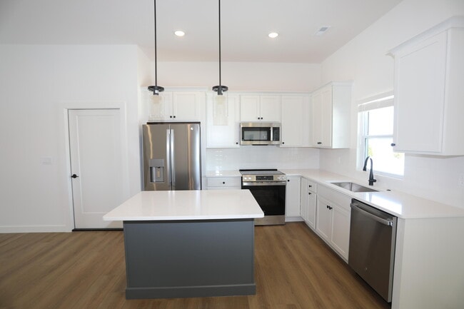 Building Photo - 4400 Royal County Rd