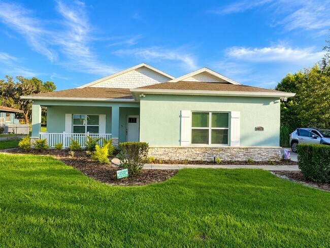 Building Photo - 3834 Charter Rd