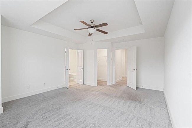 Building Photo - 6256 Hillandale Dr