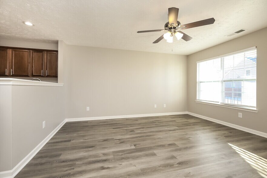 Building Photo - 8481 Lawson Dr