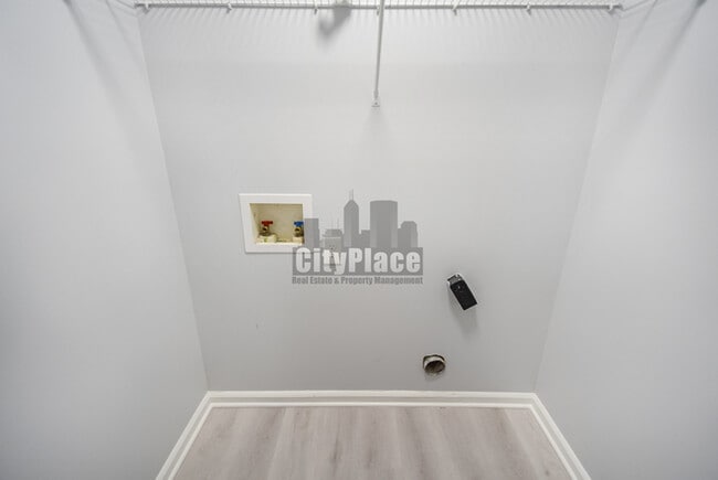 Building Photo - 6677 W Longview Dr