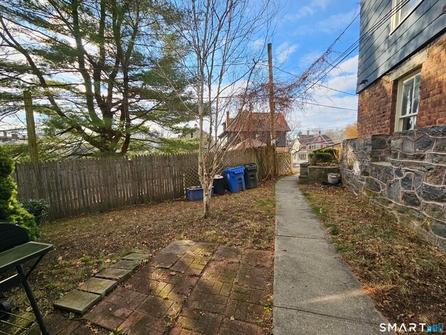 Building Photo - 57 Warren St