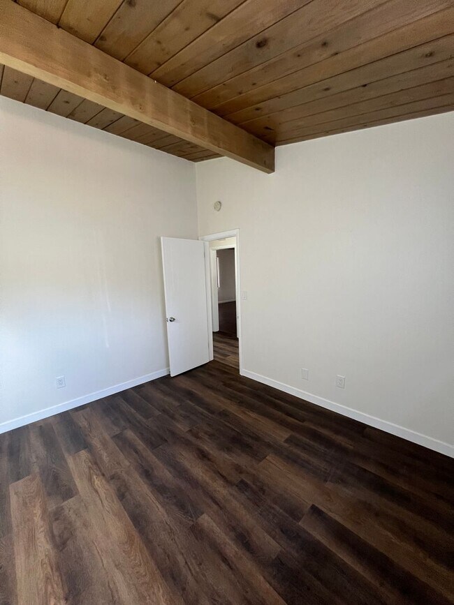 Building Photo - 2753 Buena Vista Ave