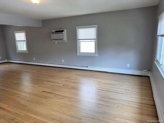 Building Photo - 7 Green St