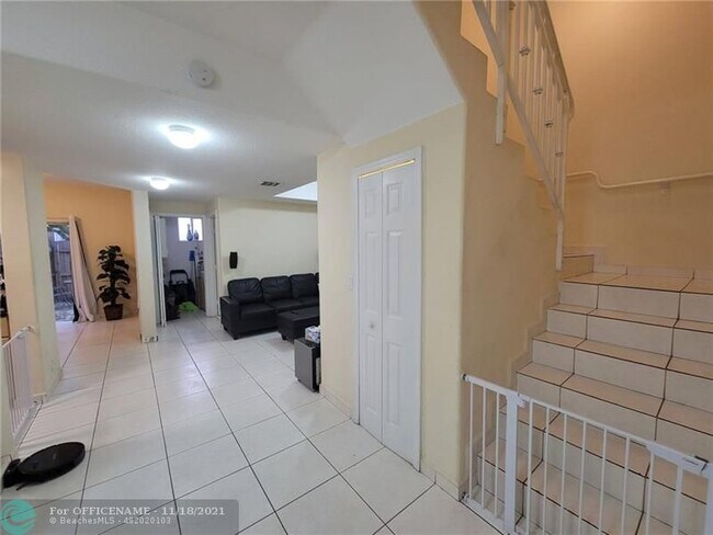 Building Photo - 7260 NW 174th Terrace