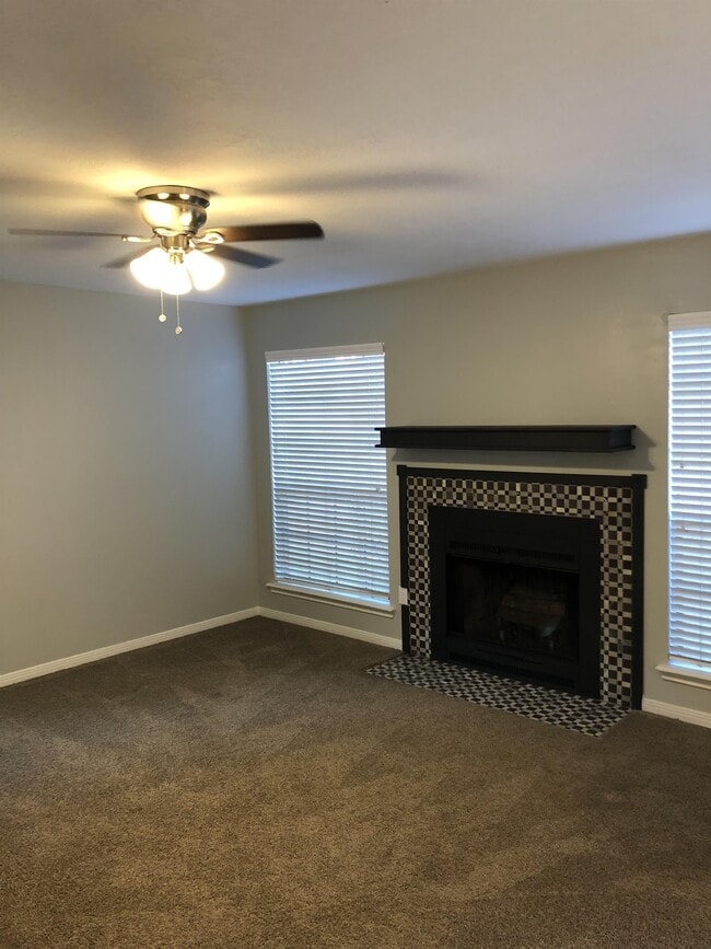 Building Photo - 2401 Sycamore Ave