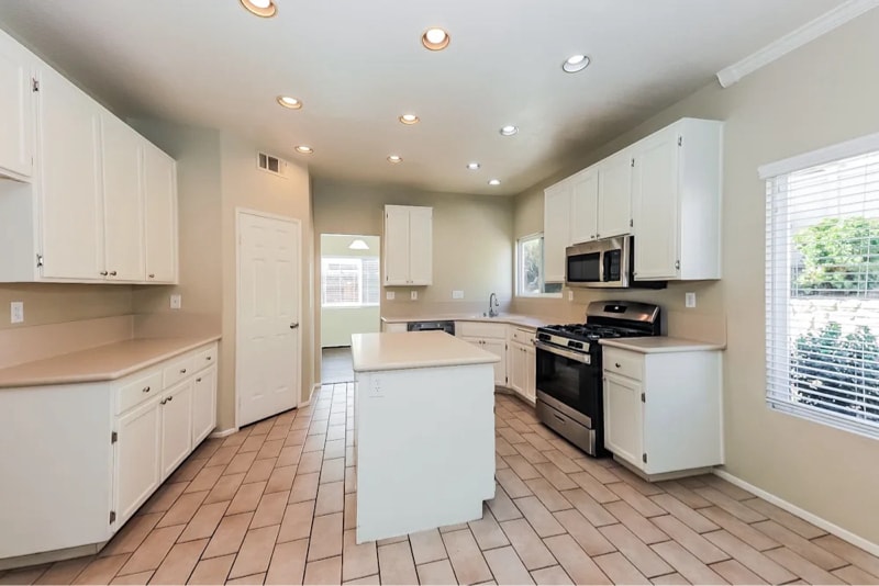 Building Photo - 23842 Sweet Pea Ct