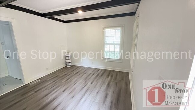 Building Photo - Welcome Home to this 3 Bedroom, 2 Bathroom...