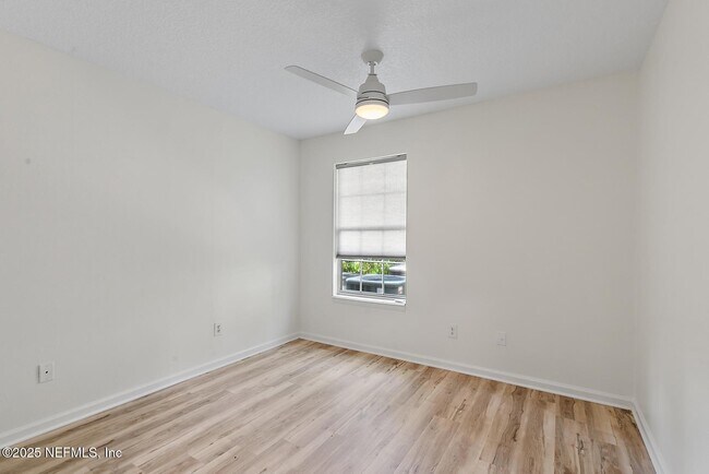 Building Photo - 900 Ironwood Dr