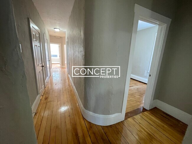 Building Photo - 270 Bowdoin St