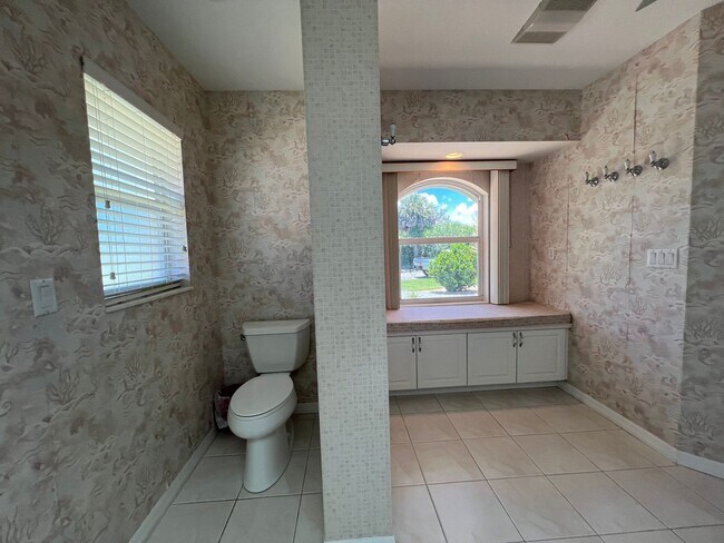 Building Photo - FURNISHED SHORT TERM RENTAL - 3 Bed / 2 Bath - Single Family Pool Home - $5,000/month ** Heated S...