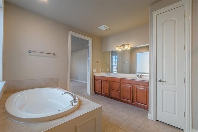 Building Photo - 12373 Payne St