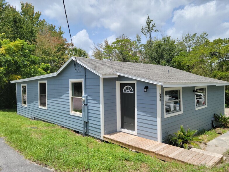 Primary Photo - 1530 Smith St