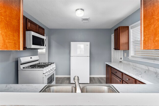 Building Photo - 5703 Minden St