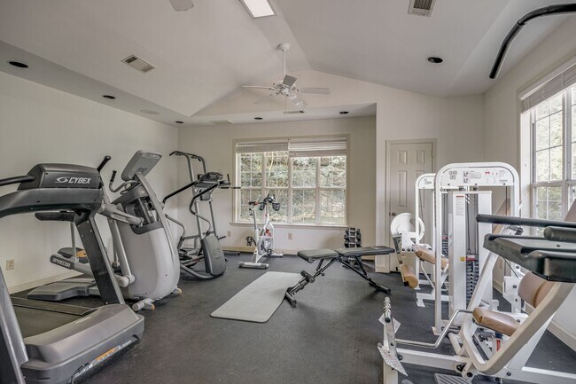 Building Photo - FULLY FURNISHED 2 BED 2 BATH TOWNHOME IN GREENHILLS $2500 PER MONTH.