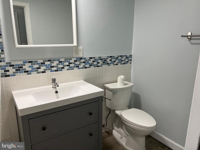 Building Photo - 6683 McLean Dr