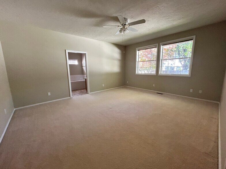 Building Photo - 8470 W Donnybrook Dr