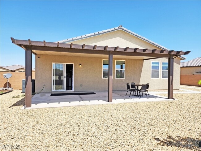 Building Photo - 3575 E Wallowa Dr