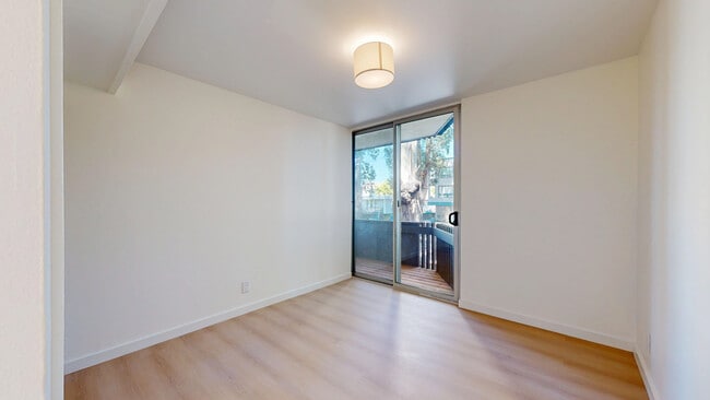 Building Photo - 1507 Carol-105A