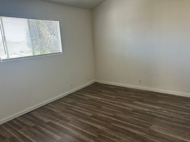 Building Photo - 16122 S Ainsworth St