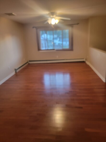 Building Photo - 208 Harding Ave