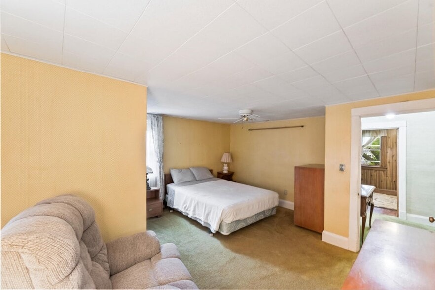 Building Photo - 403 N 69th St