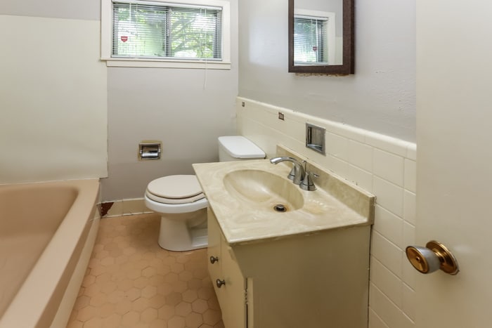 Building Photo - 251 Southbrook Dr