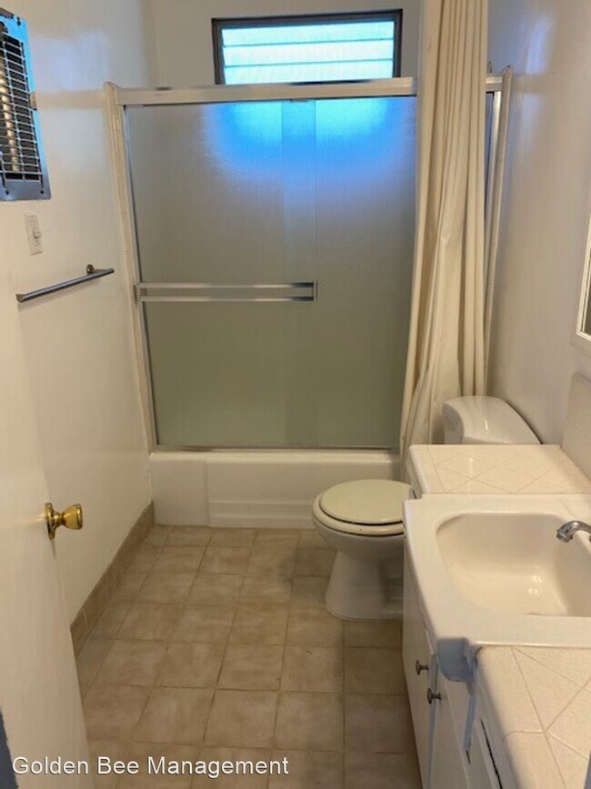 Building Photo - 906 9th St