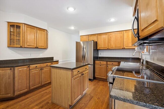 Building Photo - 11403 Bronzedale Dr