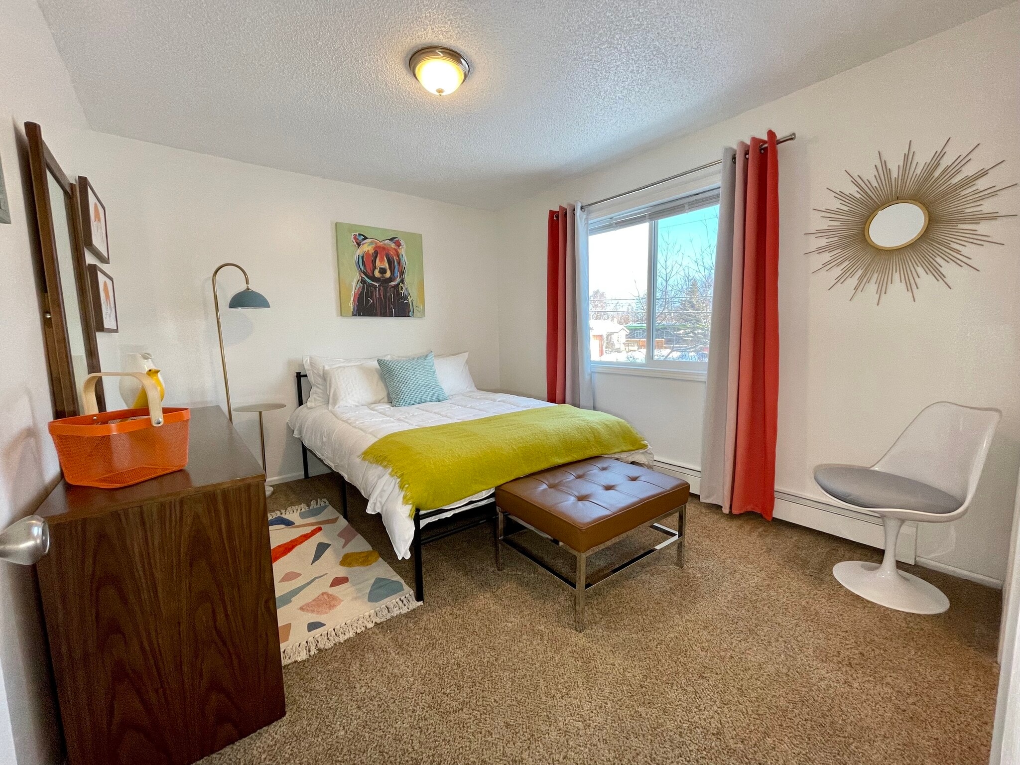 Guest Room - 1040 E 11th Ave