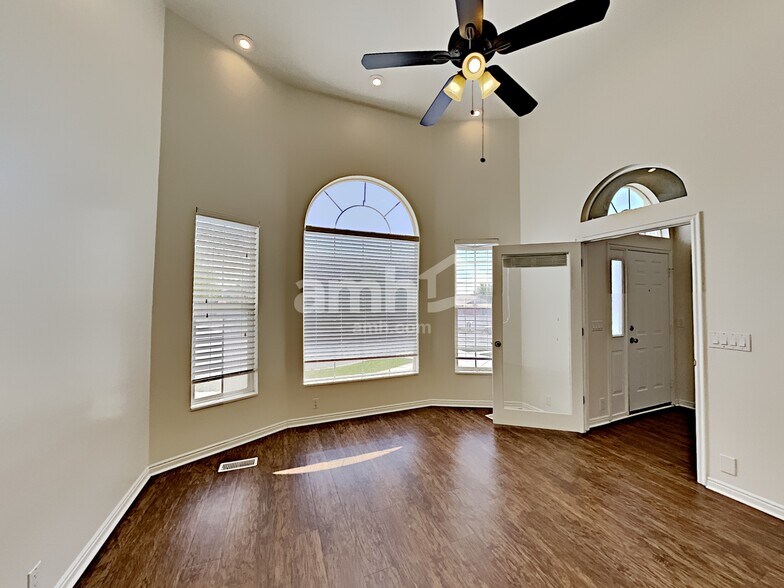 Building Photo - 2484 W 1325 N