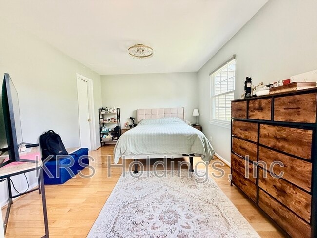 Building Photo - 4232 Stockbridge Dr