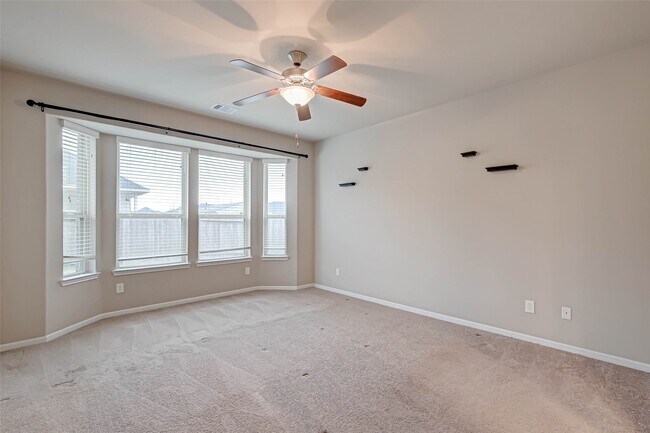 Building Photo - 2111 Post Oak Ct
