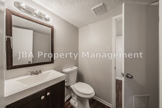 Building Photo - 1770 Farleigh Ct