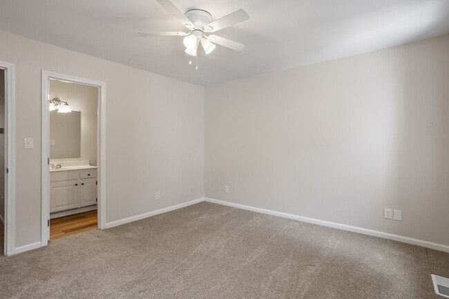Building Photo - 516 Caprice Ct