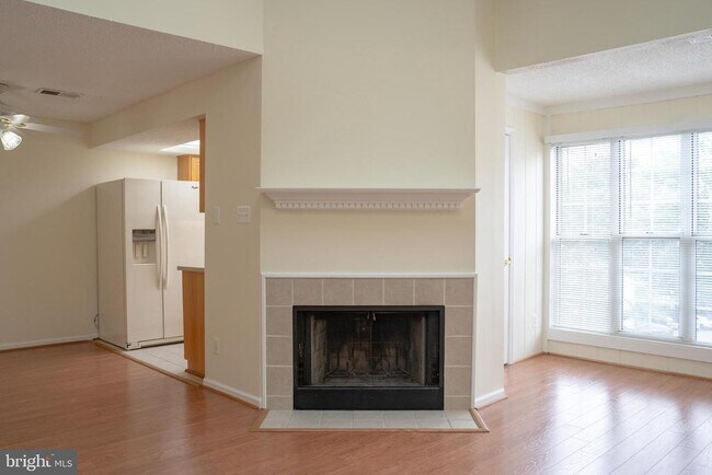 Building Photo - 12101 Greenwood Ct