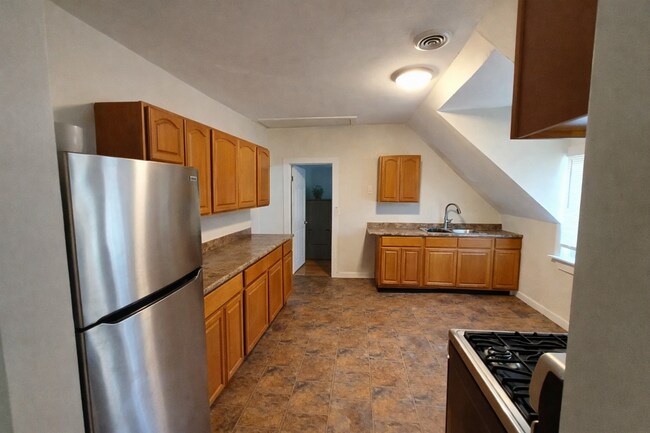 Building Photo - 64 Chase Ave