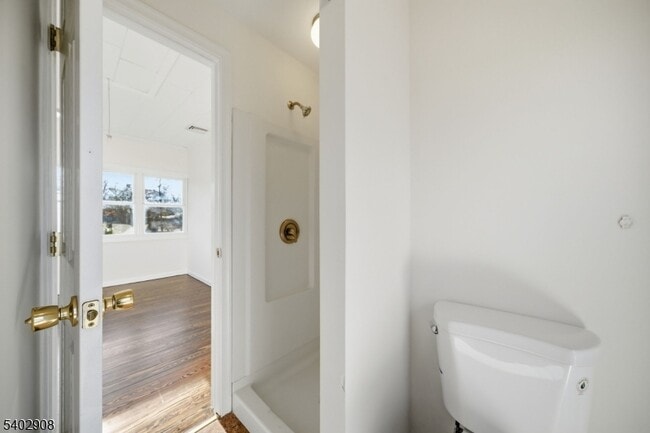 Building Photo - 75 Lakeview Terrace