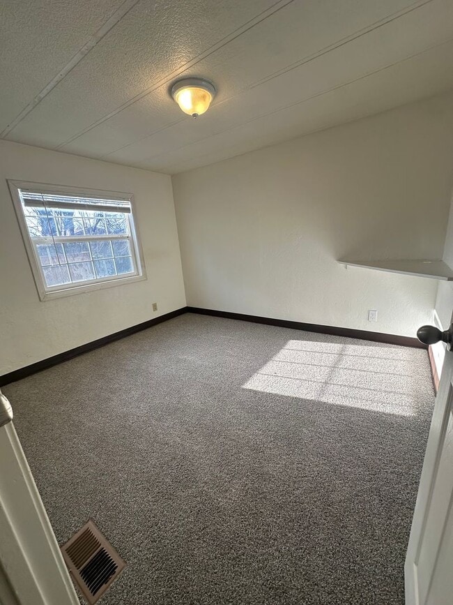 Building Photo - Seaj3701 Fir Grove Mobile Park