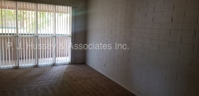 Building Photo - 3rd Ave and Camelback