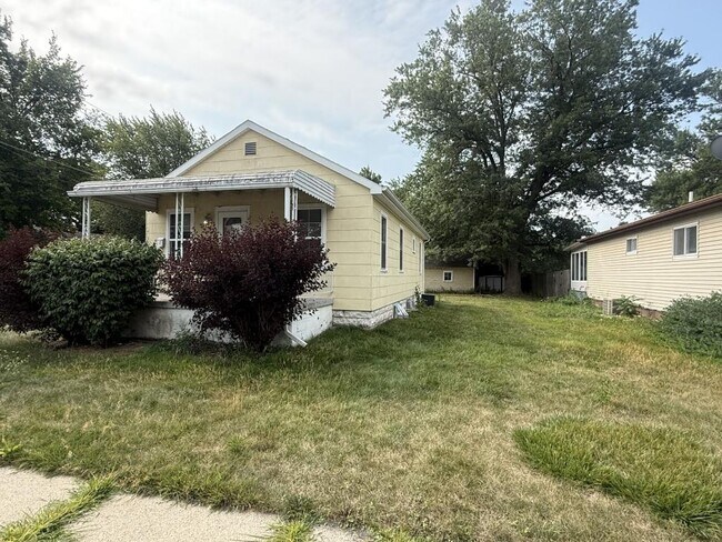 Building Photo - 3201 Clairmont St